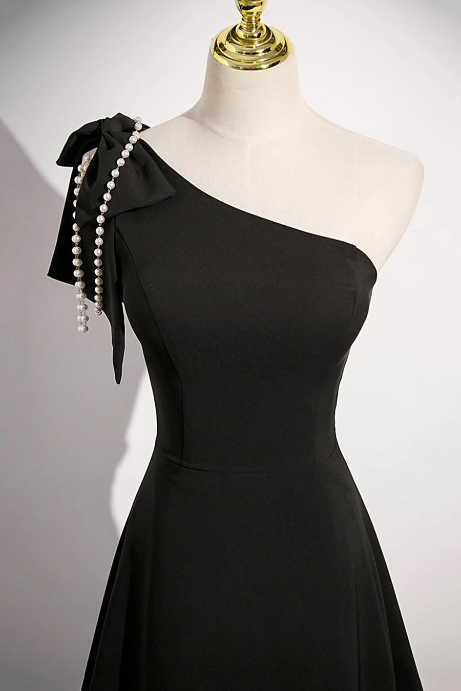 Black A-Line Long Prom Dress Simple One Shoulder Beaded With Bow Floor Length Party Dress