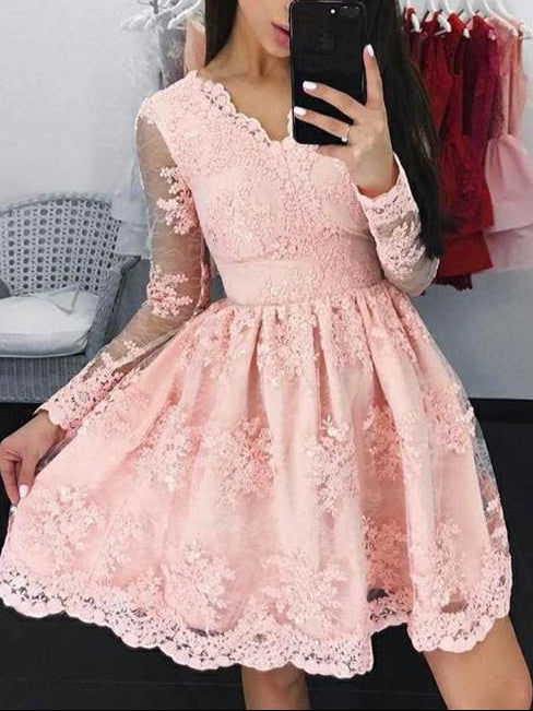 Bridelily A-Line Lace Long Sleeves V-neck Short Homecoming Dresses With Applique