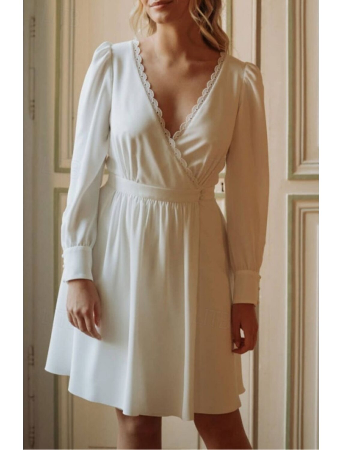 Little White Dress Bridal Shower Dresses A-Line V Neck Wedding Dresses Long Sleeve Mini Satin Bridal Gowns With Pleats Appliques