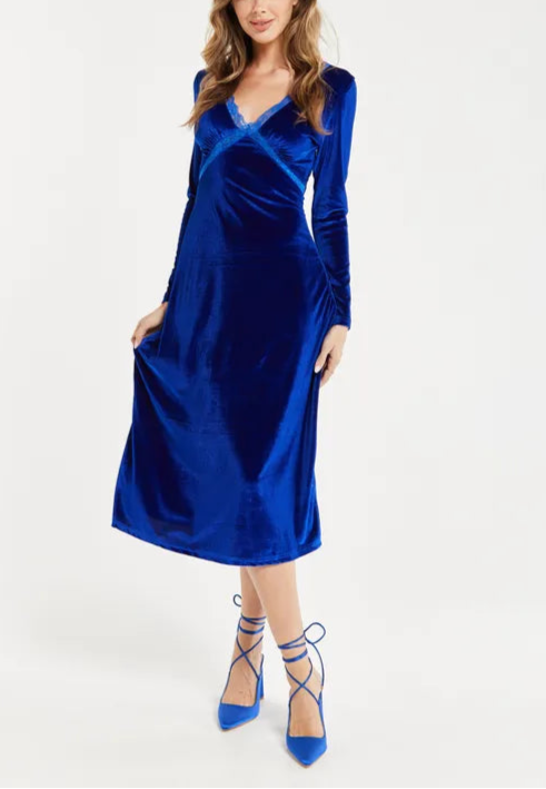 Full of charm Liquorish Royal Blue Velvet Midi Bridesmaids Dress