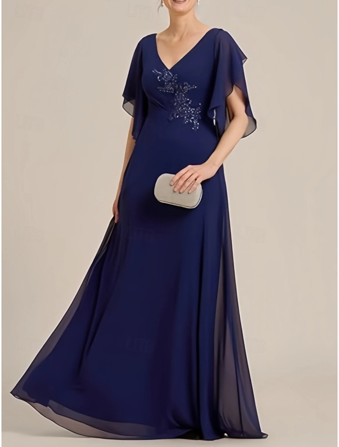 A-Line Mother of the Bride Dress Elegant Vintage V Neck Floor Length Chiffon Short Sleeve with Beading Appliques