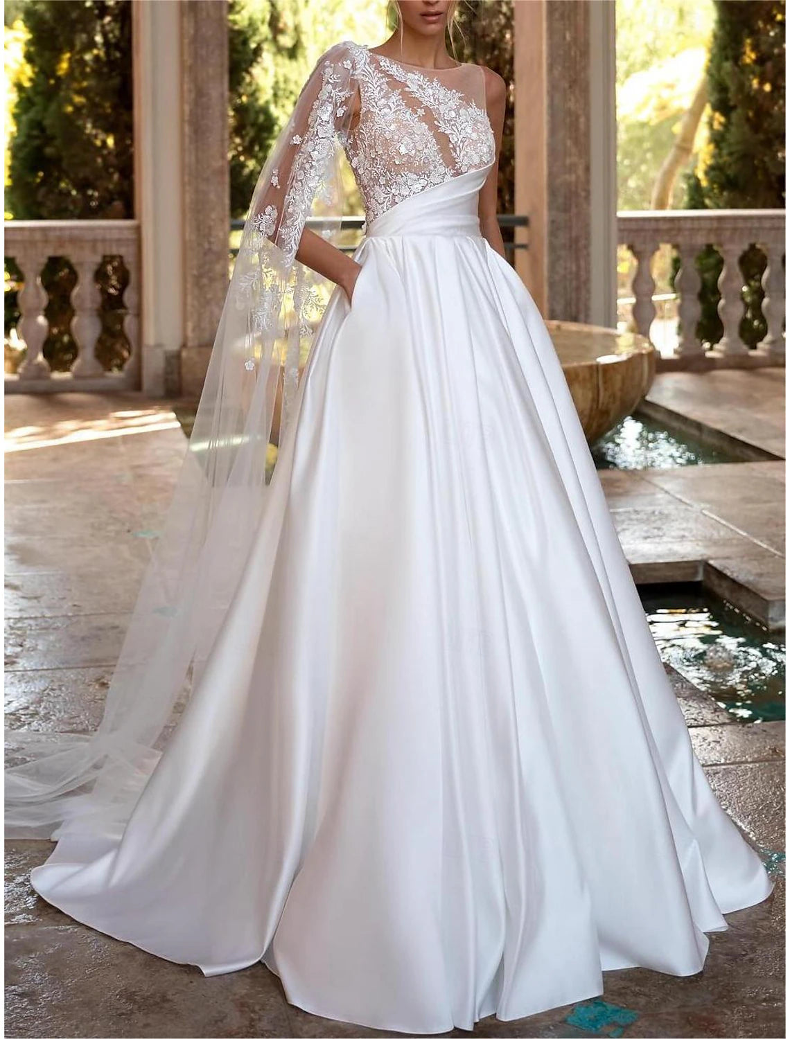 Hall Vintage Open Back Royal Style Wedding Dresses Ball Gown Off Shoulder V Neck Regular Straps Chapel Train Satin Bridal Gowns With Pleats Ruched