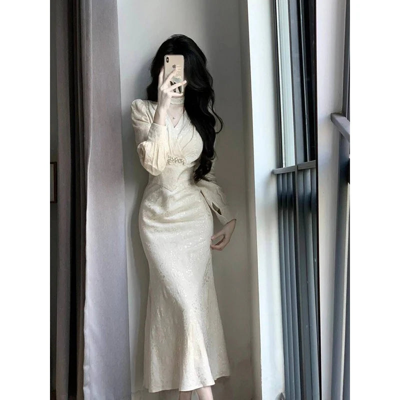 New Chinese retro long-sleeved v-neck retract your waist party dress