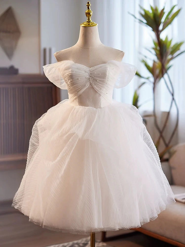 White Sweetheart Neck Tulle Lace Short Prom Dress, Unique design Homecoming Dress