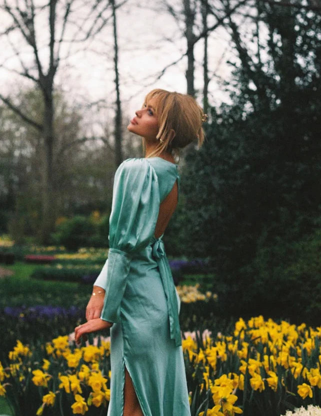 Cute Sheath V Neck Long Sleeve Satin Open Back Evening Dress Outfits