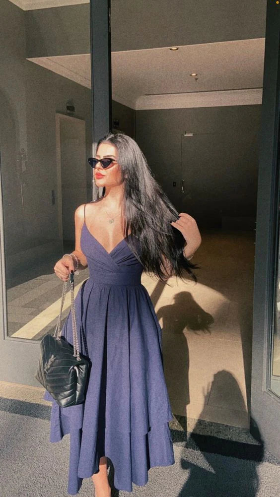 Classic black sexy waist cinched V-neck slim shoulder strap ballroom dress