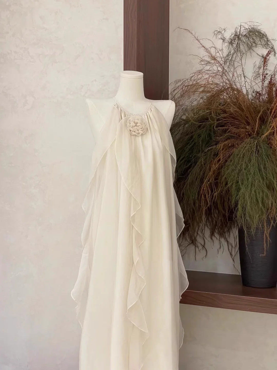 Cute A line Scoop Ruffled Ivory Long Women's Sleeveless Unique design Prom Dresses