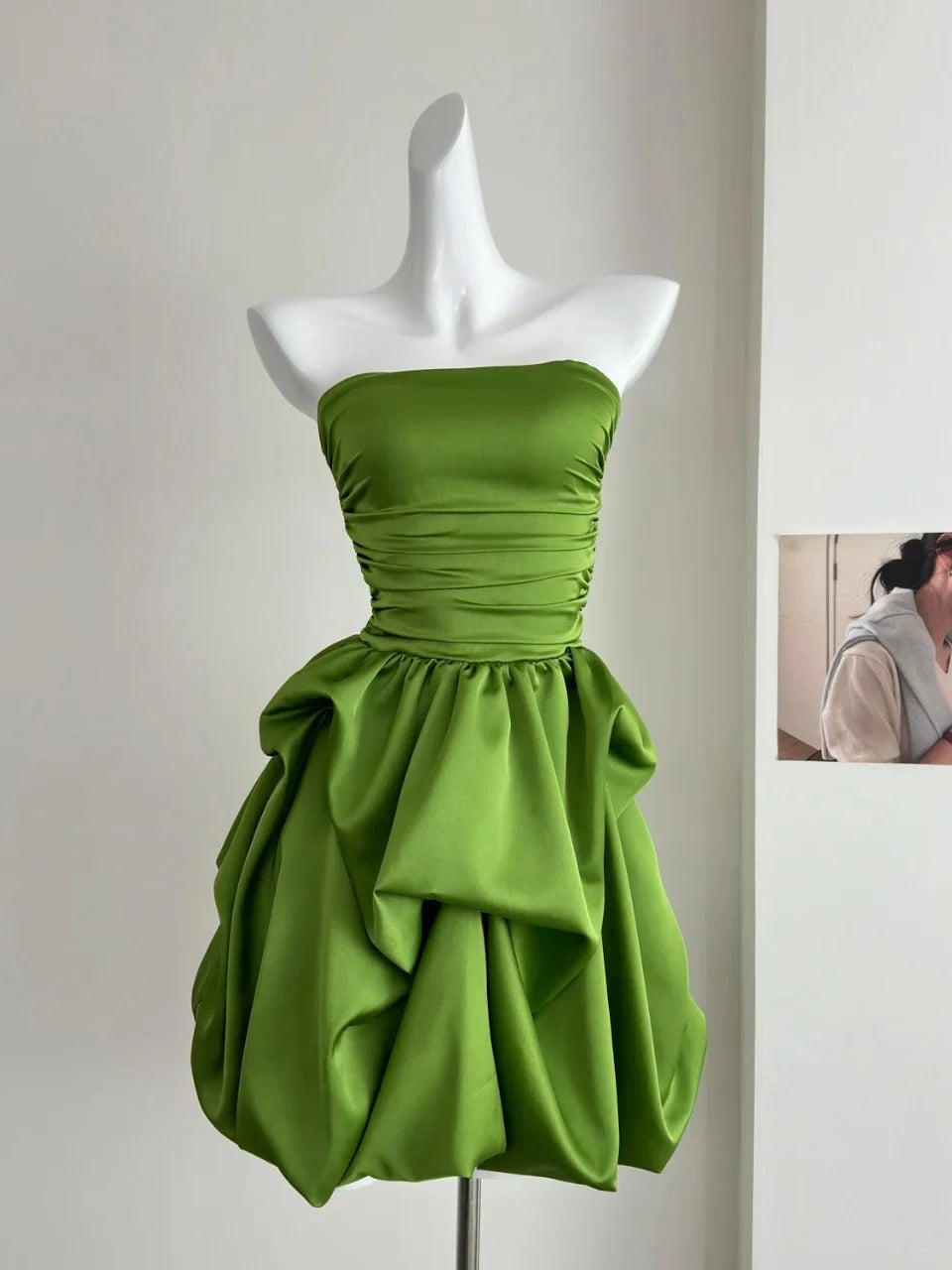 Elegant Green Strapless Prom Dresses A-Line Satin Short Homecoming Dresses