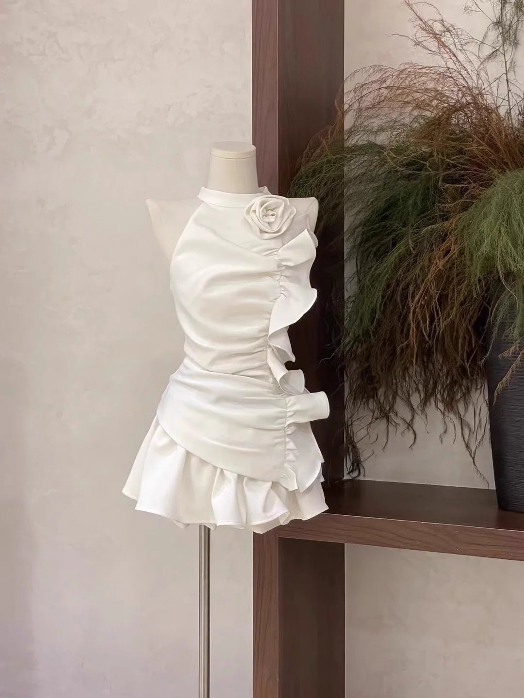 Cute 2 Pieces Halter Ruffled White Women's Unique design Short Homecoming Dresses