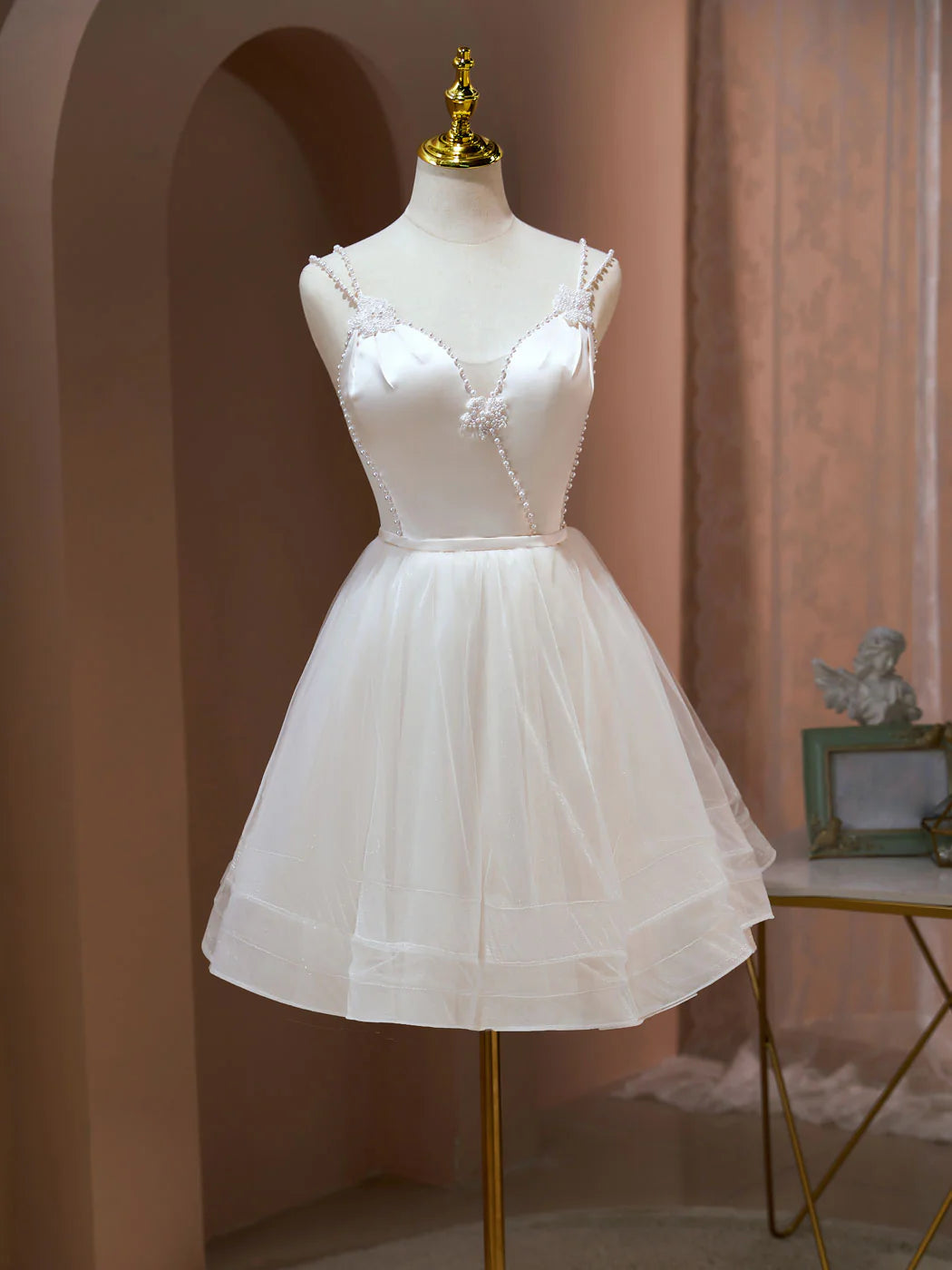 A Line v neck tulle Short Beige Prom Dresses, Cute Puffy Homecoming Dresses With Beading