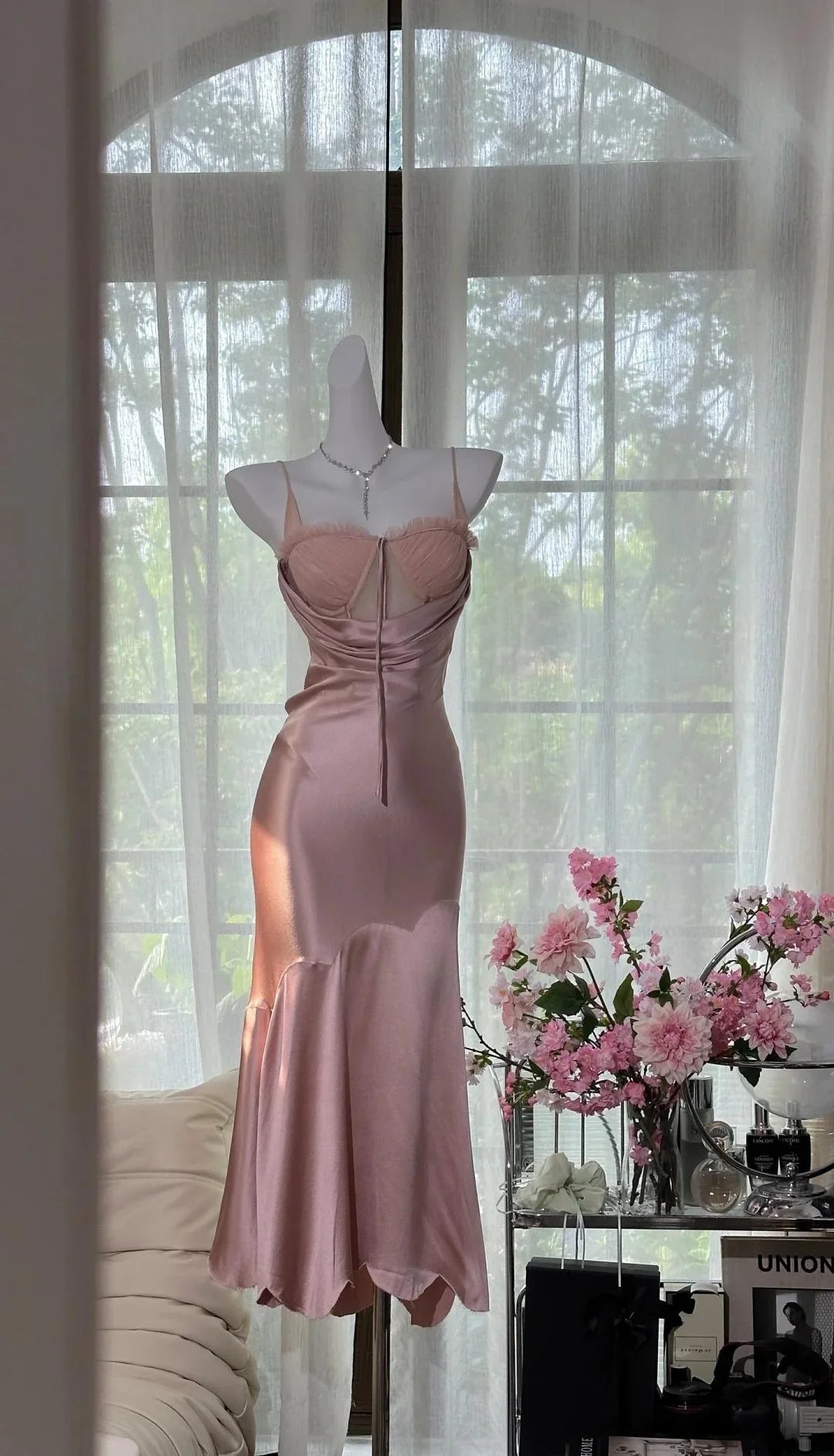 Elegant Sheath Satin Prom Dresses Blush Pink Spaghetti Straps Party Dress