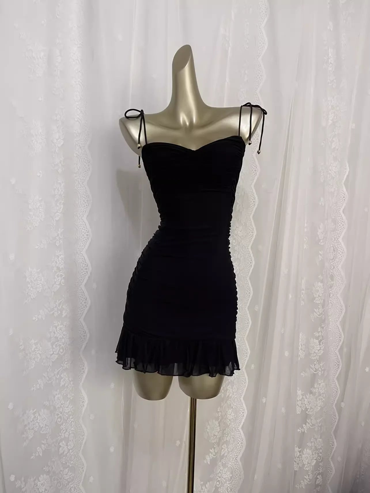 Sexy Sheath Straps Black Travel Vacation Dress Slim-fit Short Homecoming Dress