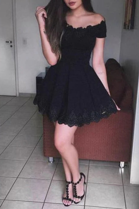 Black Off-the-shoulder Short Lace Homecoming Dress for Teens Mini Grad Dresses