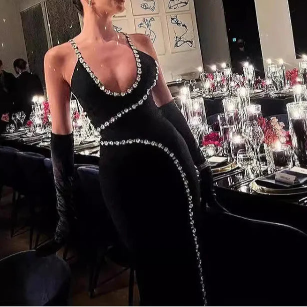 Full of charm Elegant Long Sequin Mesh Halter Unique design Prom Dress