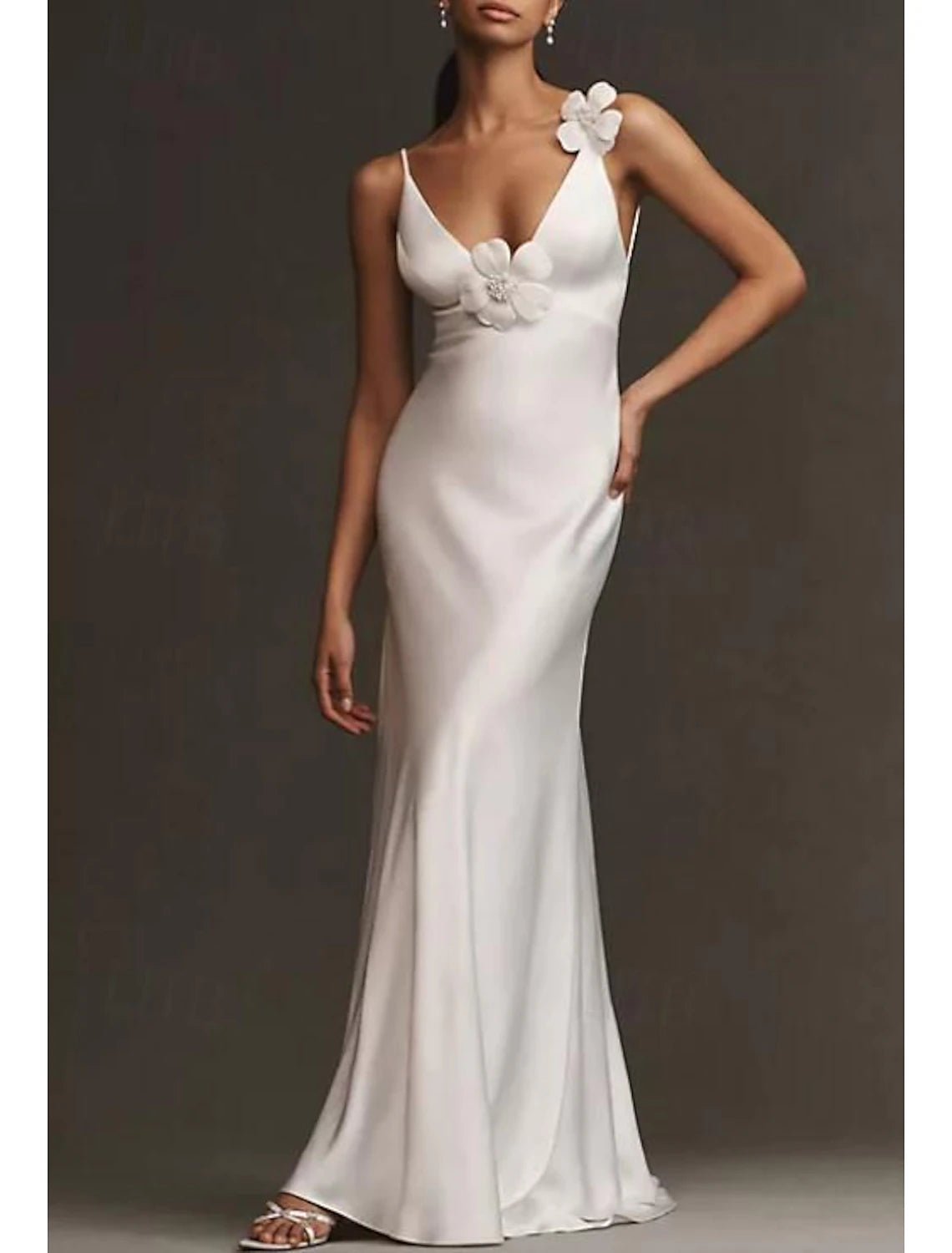 Beach Simple Wedding Dresses Mermaid V Neck Spaghetti Strap Floor Length Satin Bridal Gowns With Appliques Flower
