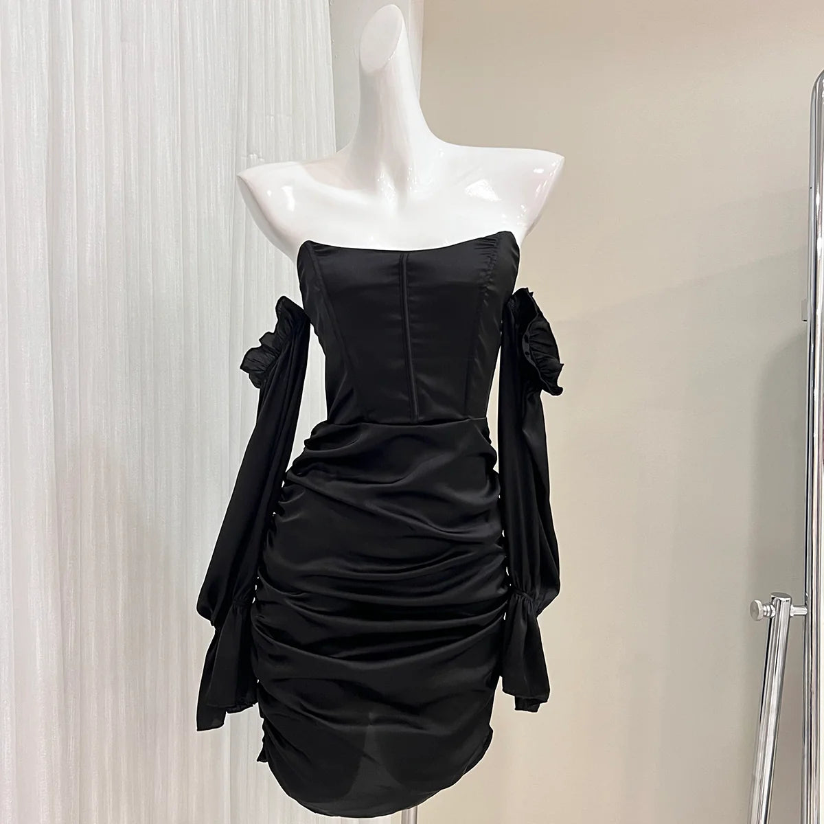Unique design off shoulder black strapless long sleeve hip dress birthday party dress