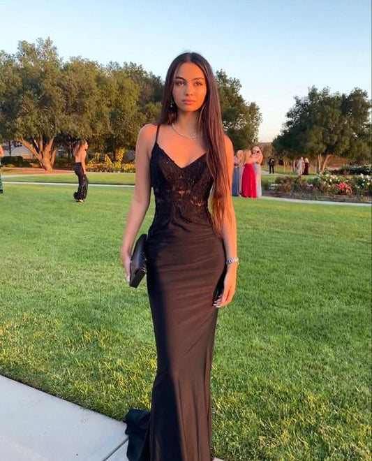 V-neck black lace Full of charm sleeveless satin camisole slim evening gown