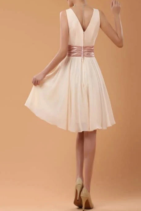 Unique design Charming V-Neck Retract Your Waist Short Homecoming Dress