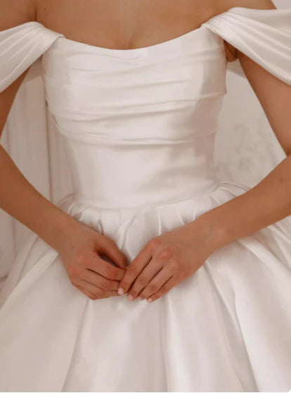 Elegant White Satin Short Party Dresses Off-Shoulder A-Line Homecoming Dress