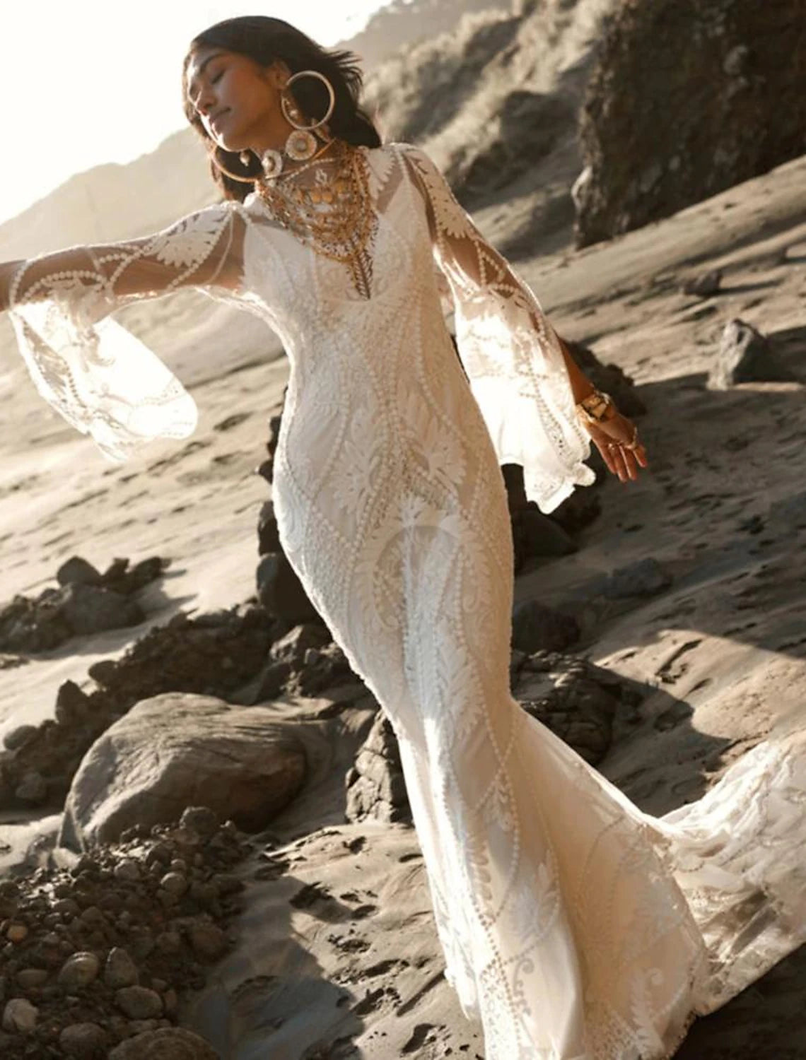 Beach Open Back Boho Simple Lace Wedding Dress Mermaid V Neck Long Sleeve Brush Train Bridal Gowns With Pattern