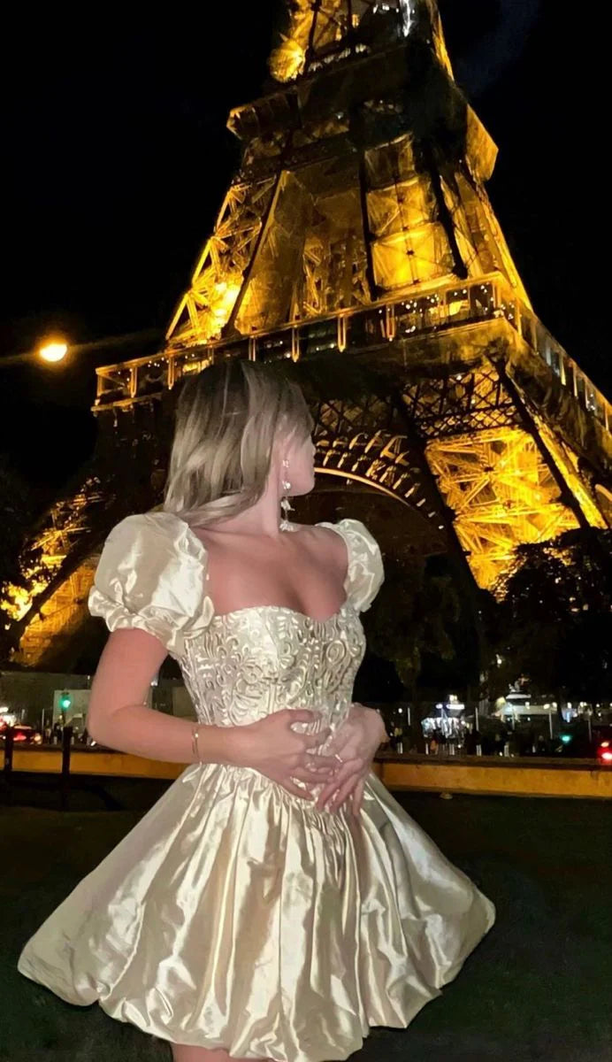 Elegant A-Line Satin Homecoming Dresses Short Sleeves Yellow Square Neck Prom Dresses