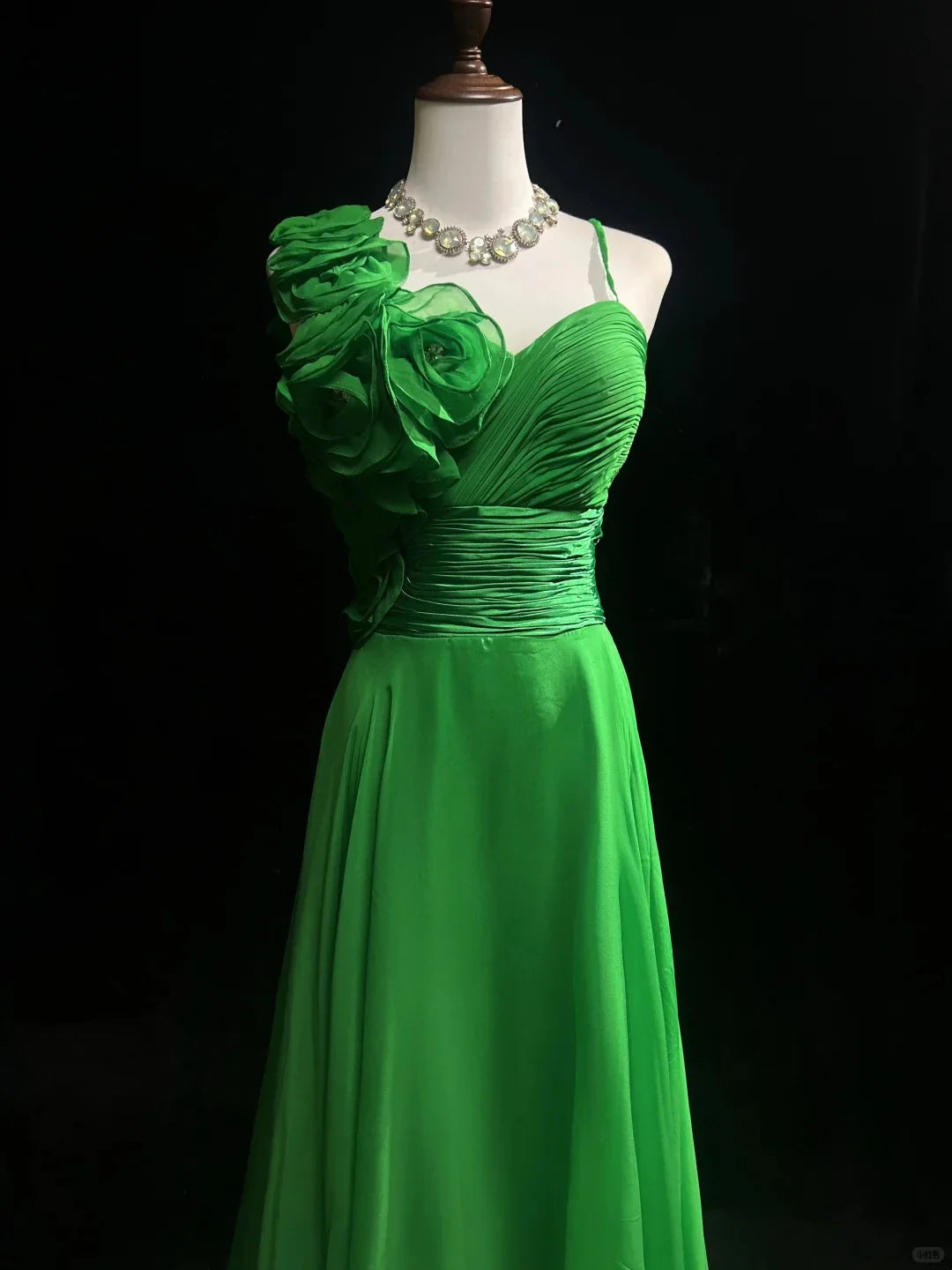 Green A-Line Chiffon Long Prom Dresses Vintage Gorgeous Bud Formal Evening Gowns