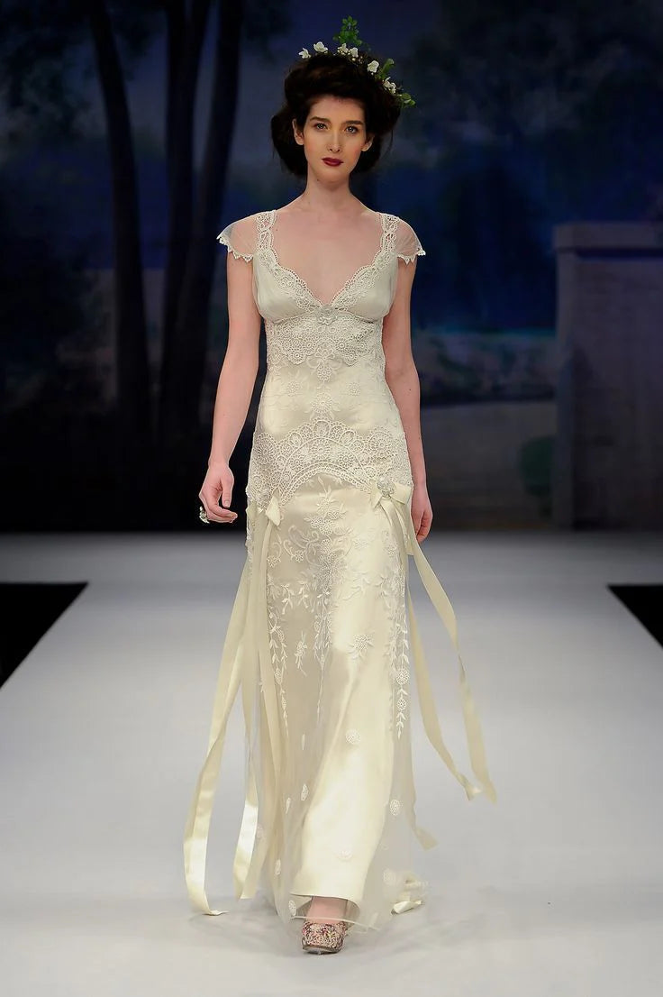 Vintage A Line Small Flying Sleeves Lace Satin Long Evening Dress