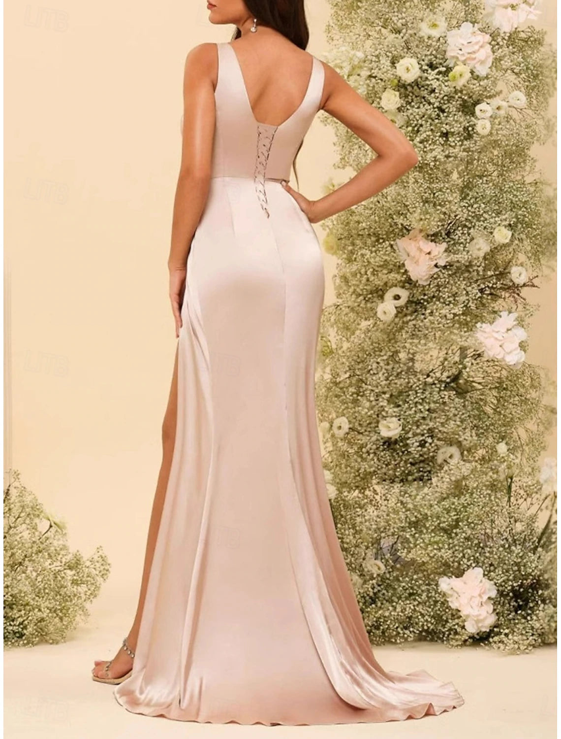 A-Line Bridesmaid Dress V Neck Elegant Sleeveless Floor Length Nylon with Split Front