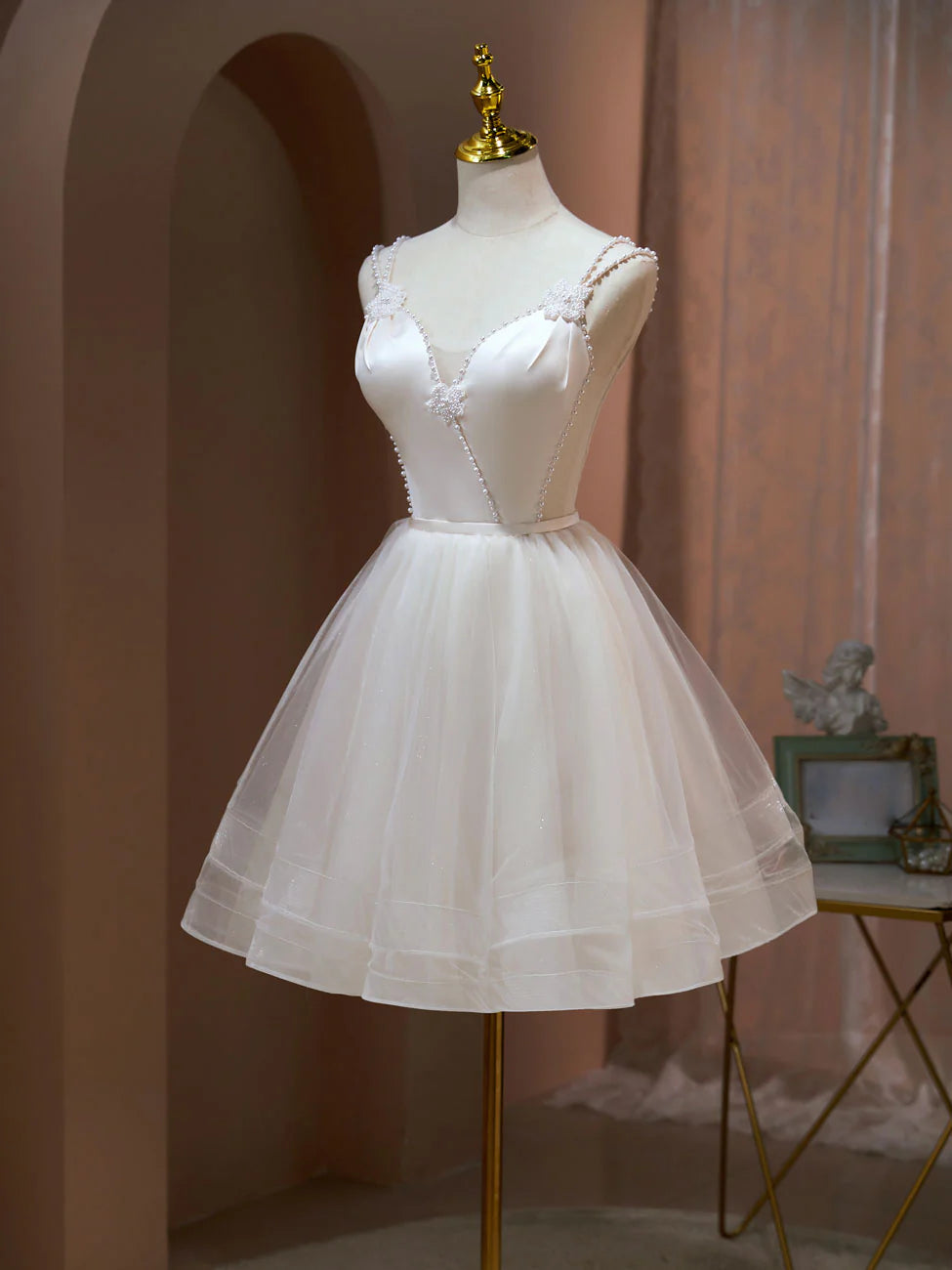 A Line v neck tulle Short Beige Prom Dresses, Cute Puffy Homecoming Dresses With Beading