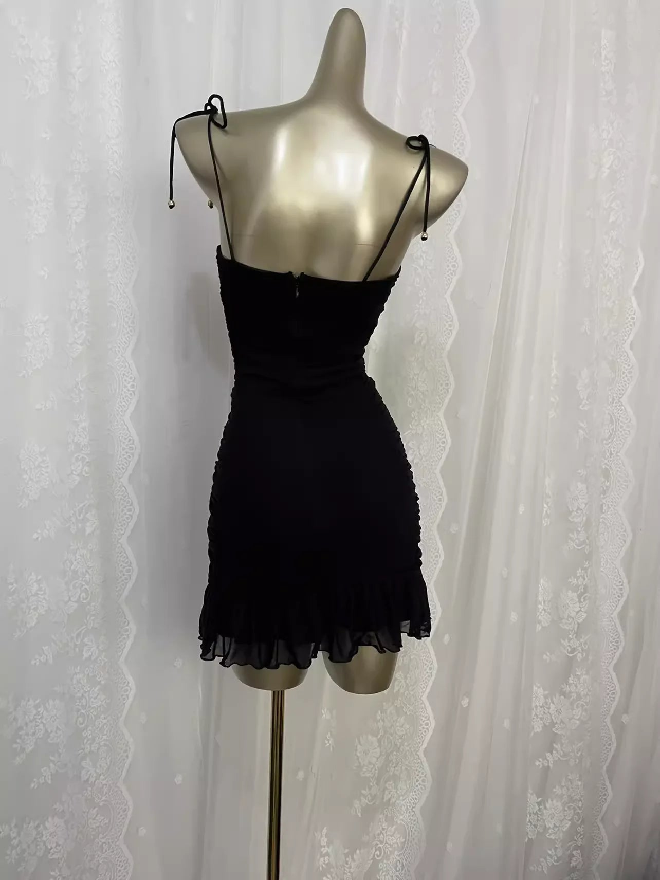 Sexy Sheath Straps Black Travel Vacation Dress Slim-fit Short Homecoming Dress