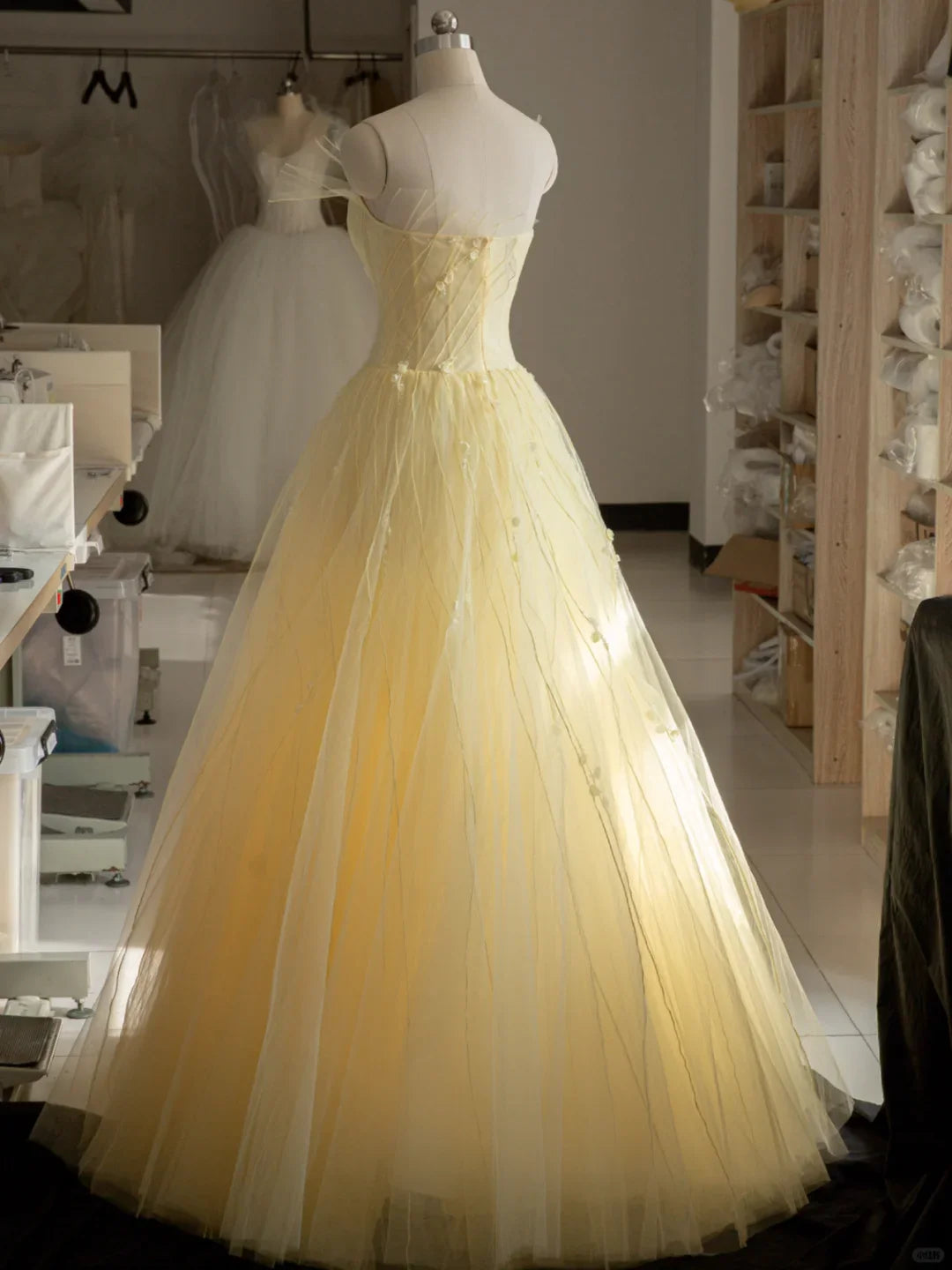 Stunning A Line Strapless Flower Light Yellow Tulle Long Prom Dress