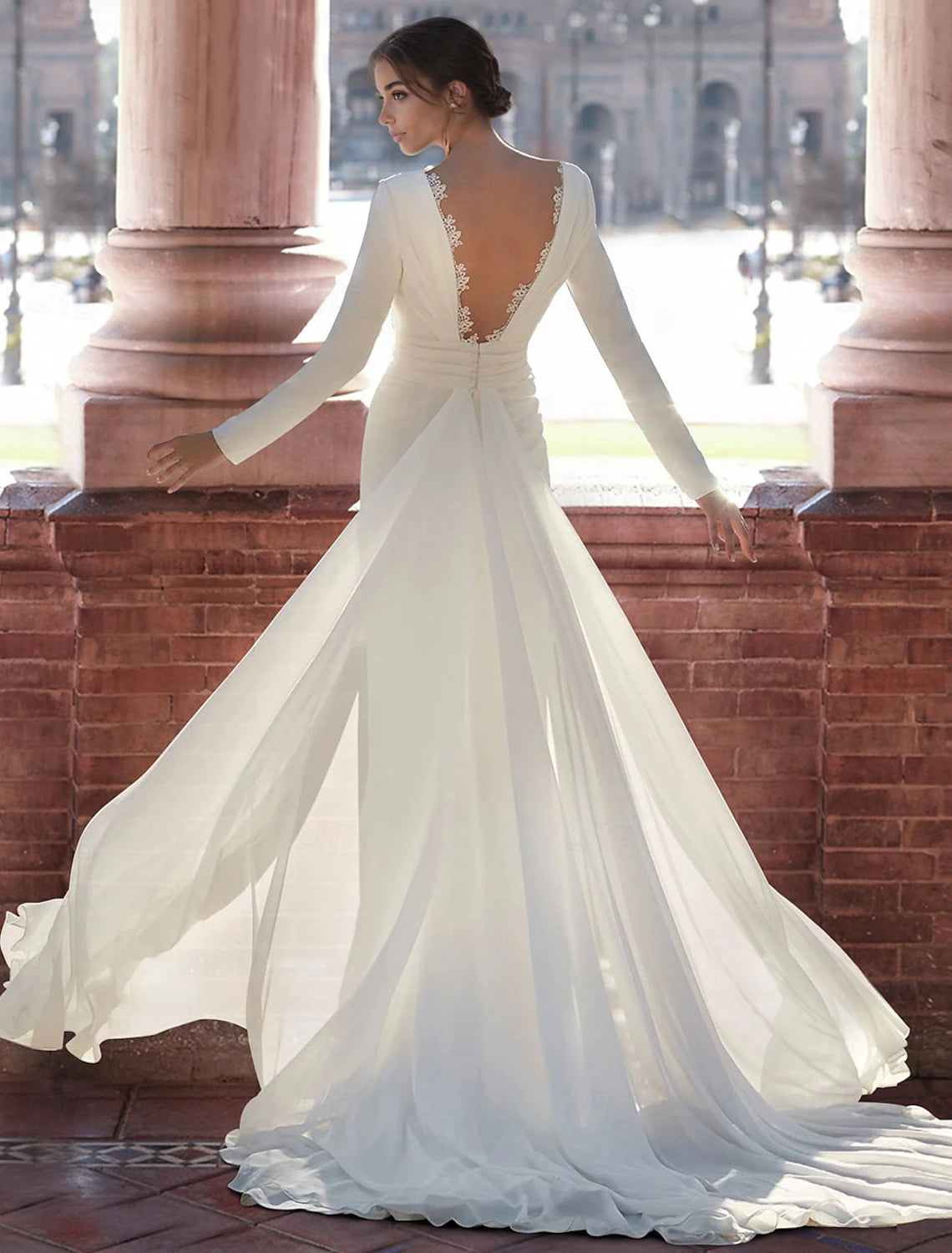 Long Sleeve Wedding Dresses A-Line V Neck Court Train Satin Bridal Gowns With Feather Pearls