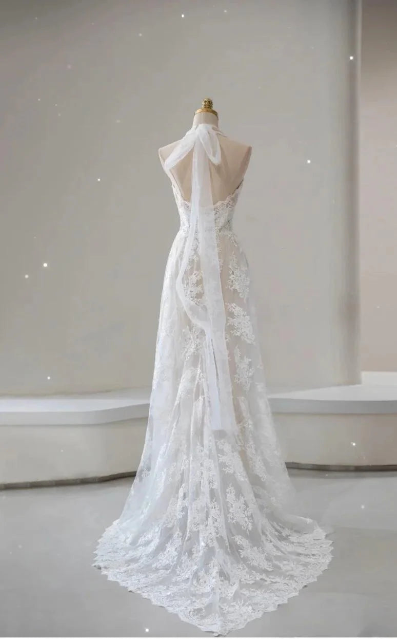 Elegant White Lace Applique Beaded A-line Vintage Retract Your Waist Wedding Dress