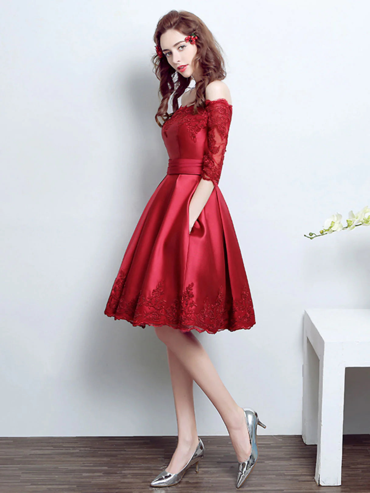 Burgundy Lace Satin Short Prom Dress, Classic fit Bridesmaid Dress