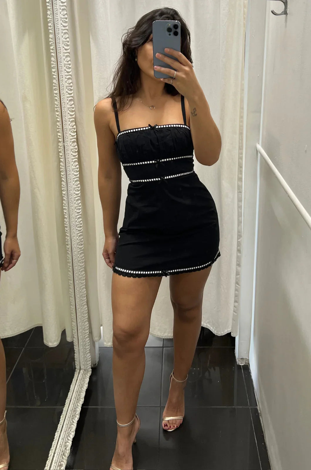 Black Sheath Spaghetti Strap Bow Satin Short Homecoming Dress Outfits