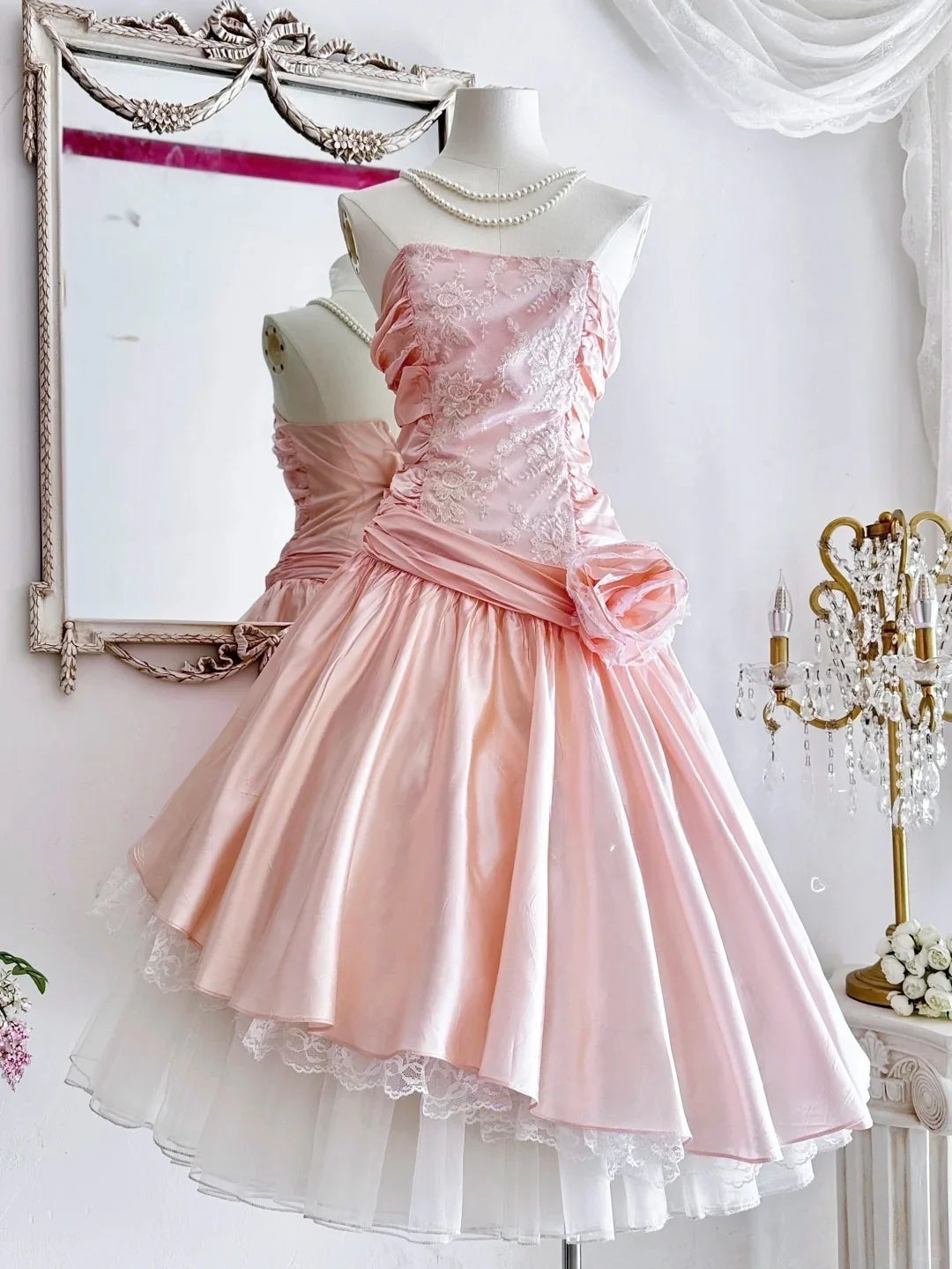 A-Line Lace Satin Short Prom Dresses Vintage Pink Strapless Homecoming Dress