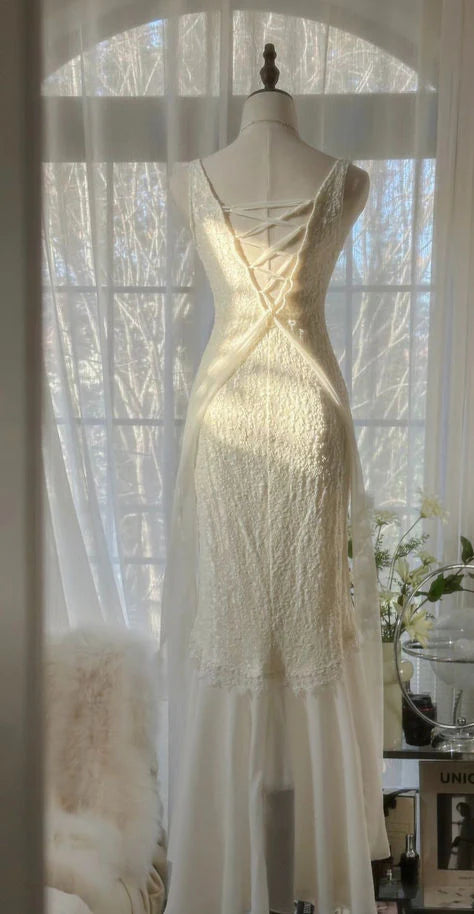 Romantic Mermaid Long Party Dress V Neck Beaded White Chiffon Evening Dress