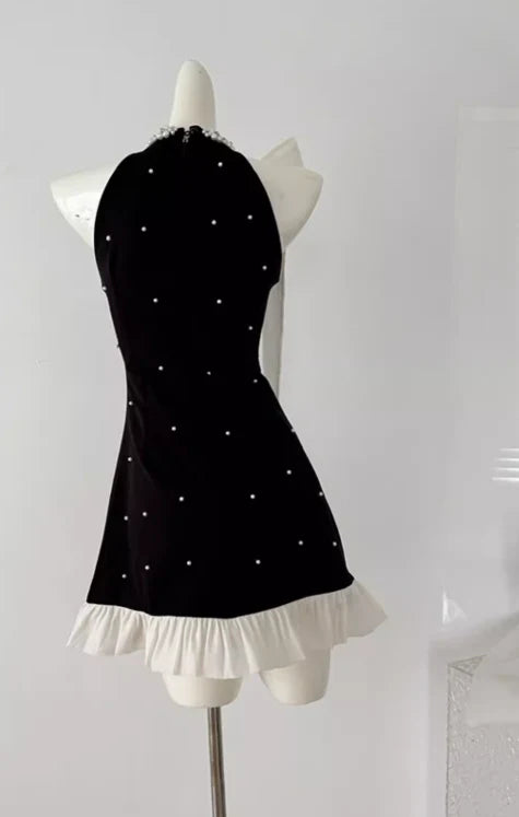 Black A-line Short Prom Dress beaded Halter Retract Your Waist Homecoming Dress