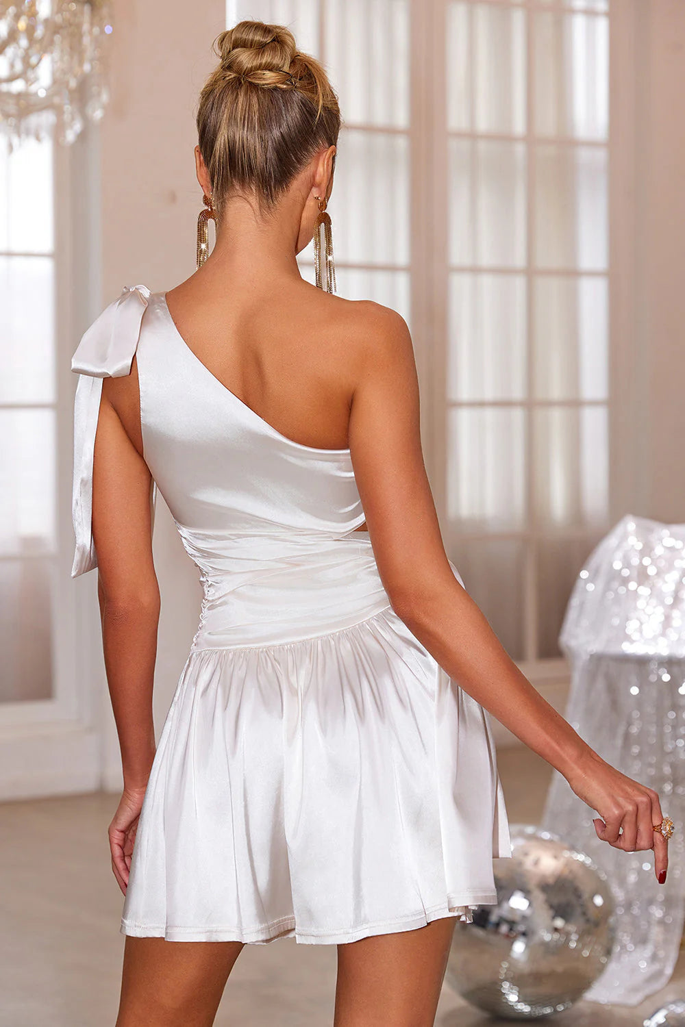 Unique design White One Shoulder Hollow Out Short Homecoming Dress