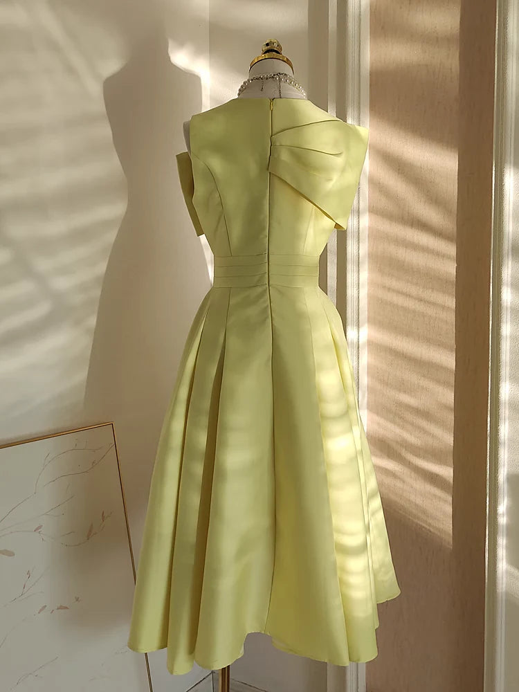 V neckline Satin Knee Length Homecoming Dresses Sexy A line Yellow Birthday Outfits