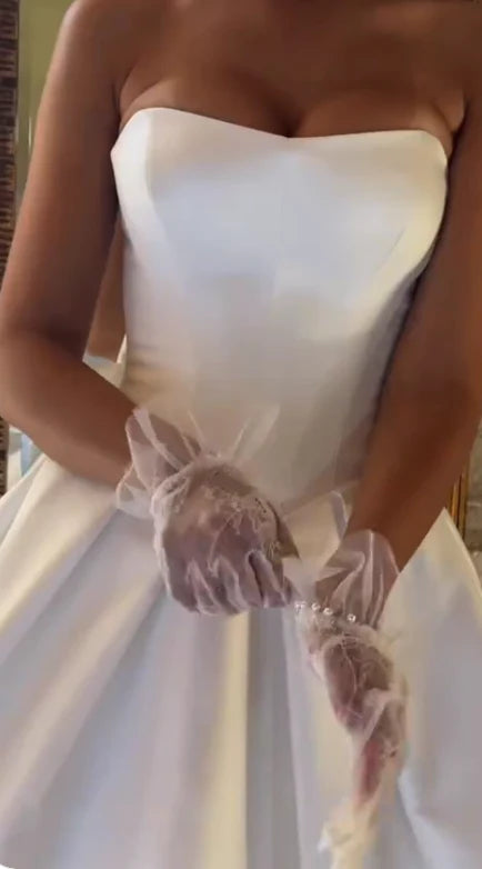 Fashion White Short Prom Dresses Strapless Bodycon Satin Homecoming Dress with Bow