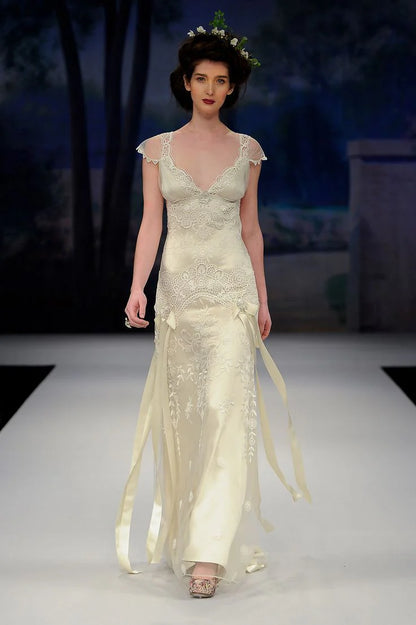Small Flying Sleeves Lace Satin Long Evening Dress Vintage A Line Party Dress