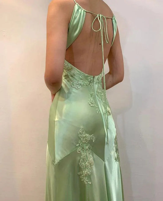 Red Mermaid V Neck Appliques Satin Open Back Long Prom Dress Outfits