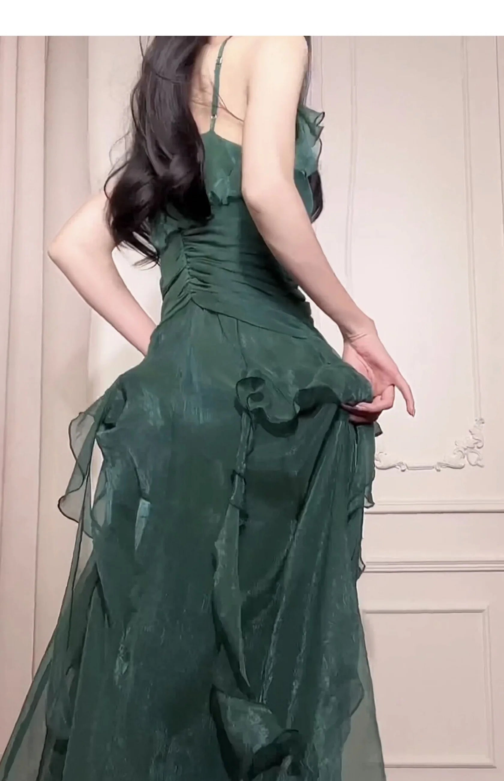 Vintage Green A-Line Long Prom Dress V-Neck Layered Spaghetti Strap Chiffon Evening Gown