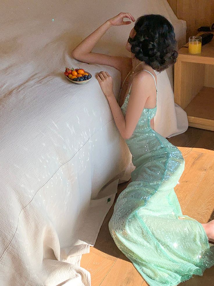 Spaghetti Strap Green Sequin Open Back Party Dress Shiny Sheath Evening Dress