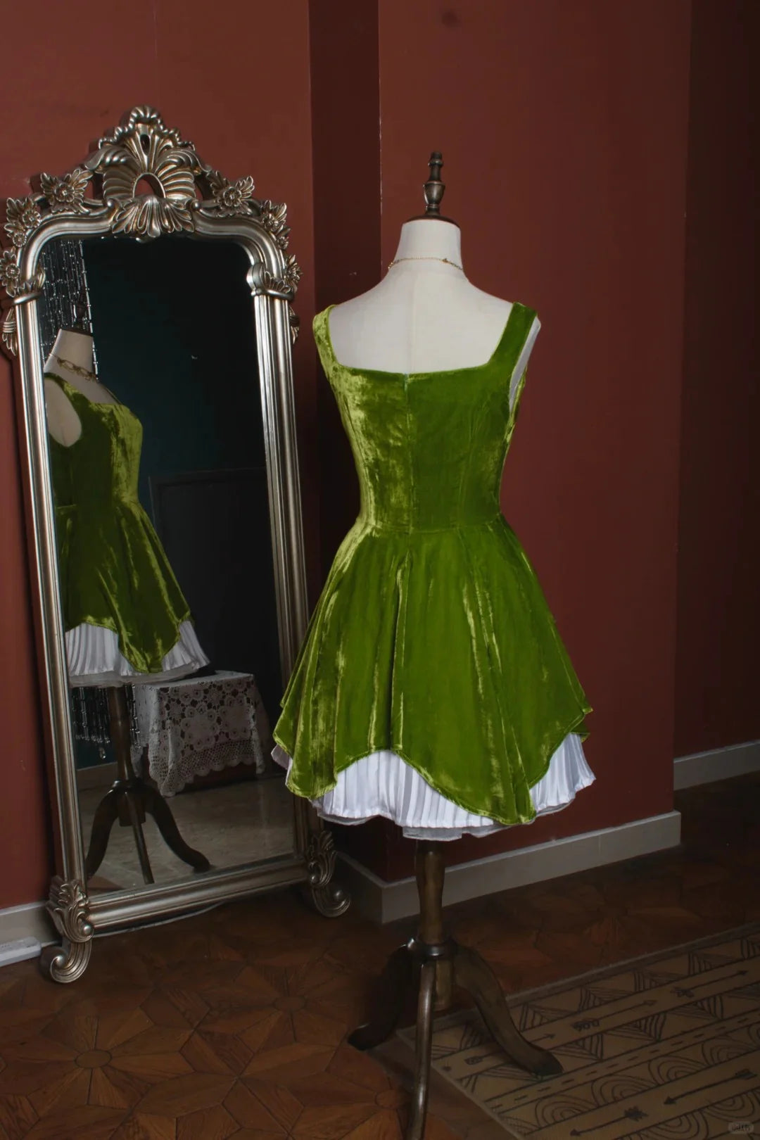 A-Line Velvet Short Prom Dresses Sweet Green Square Neck Homecoming Dress