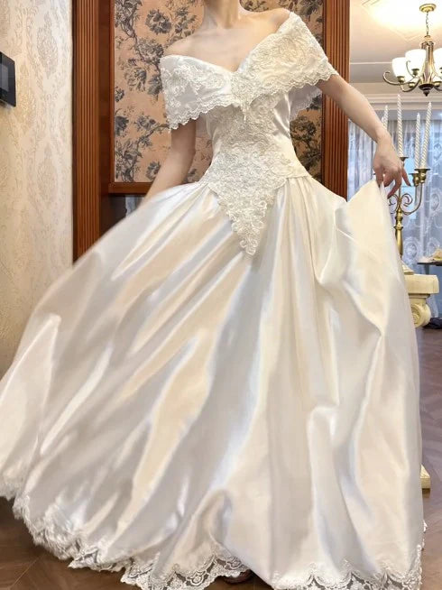 White Off-the-shoulder Satin Lace Beaded A-Line Vintage Elegant Royal Pearl Wedding Dress