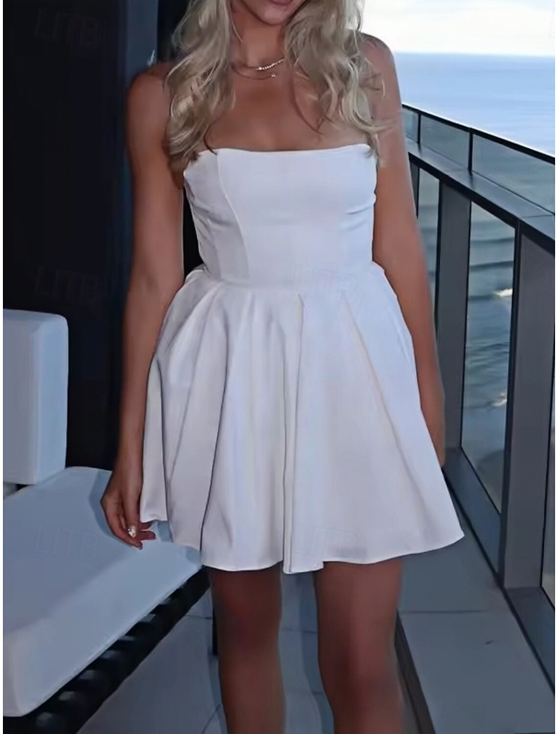 Mini Satin Wedding Dresses A-Line Sweetheart Strapless Short Bridal Gowns With Pleats Solid Color