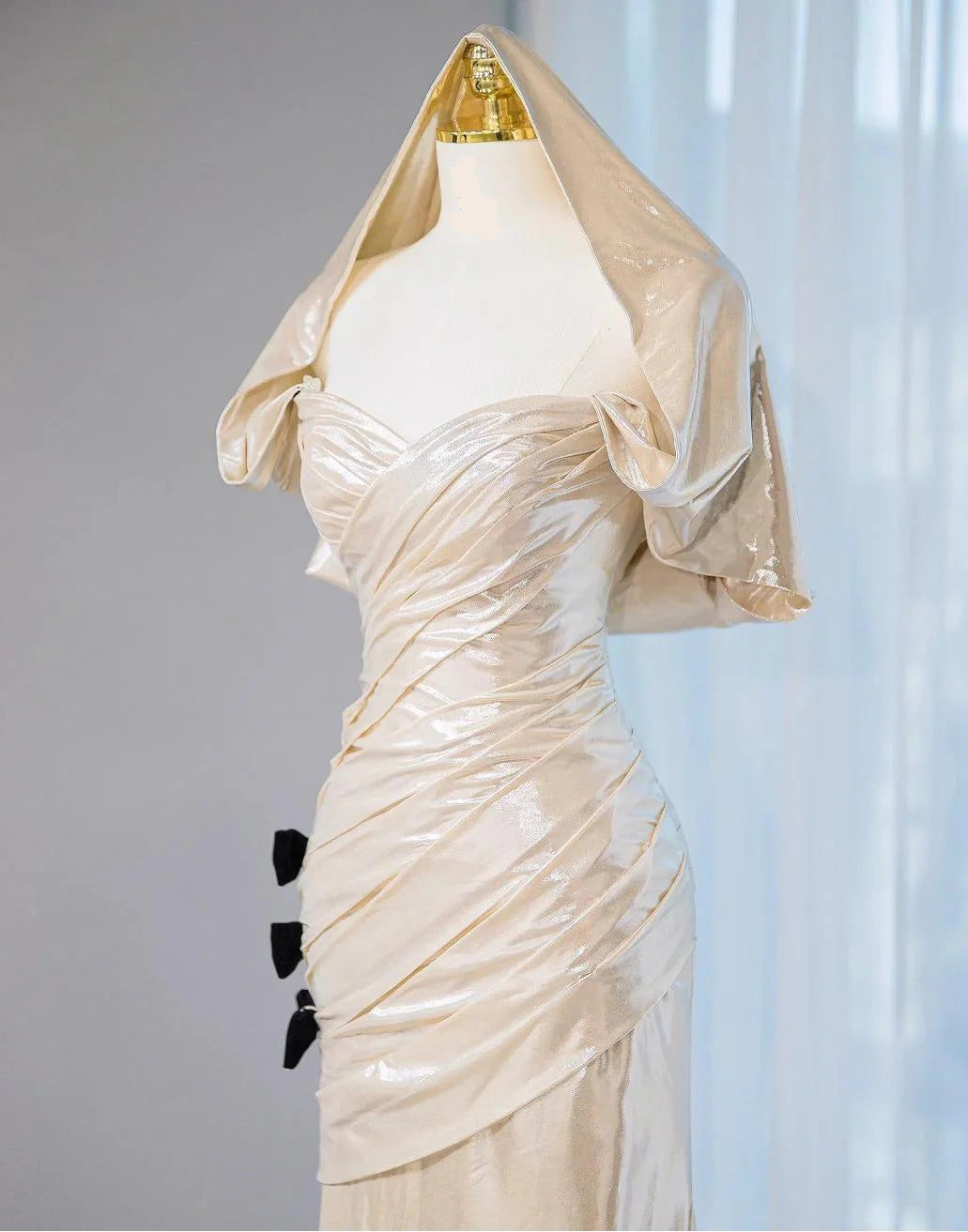 V-neck Mermaid Glitter Satin Long Prom Dresses Fashion Formal Elegant Champagne Evening Gowns