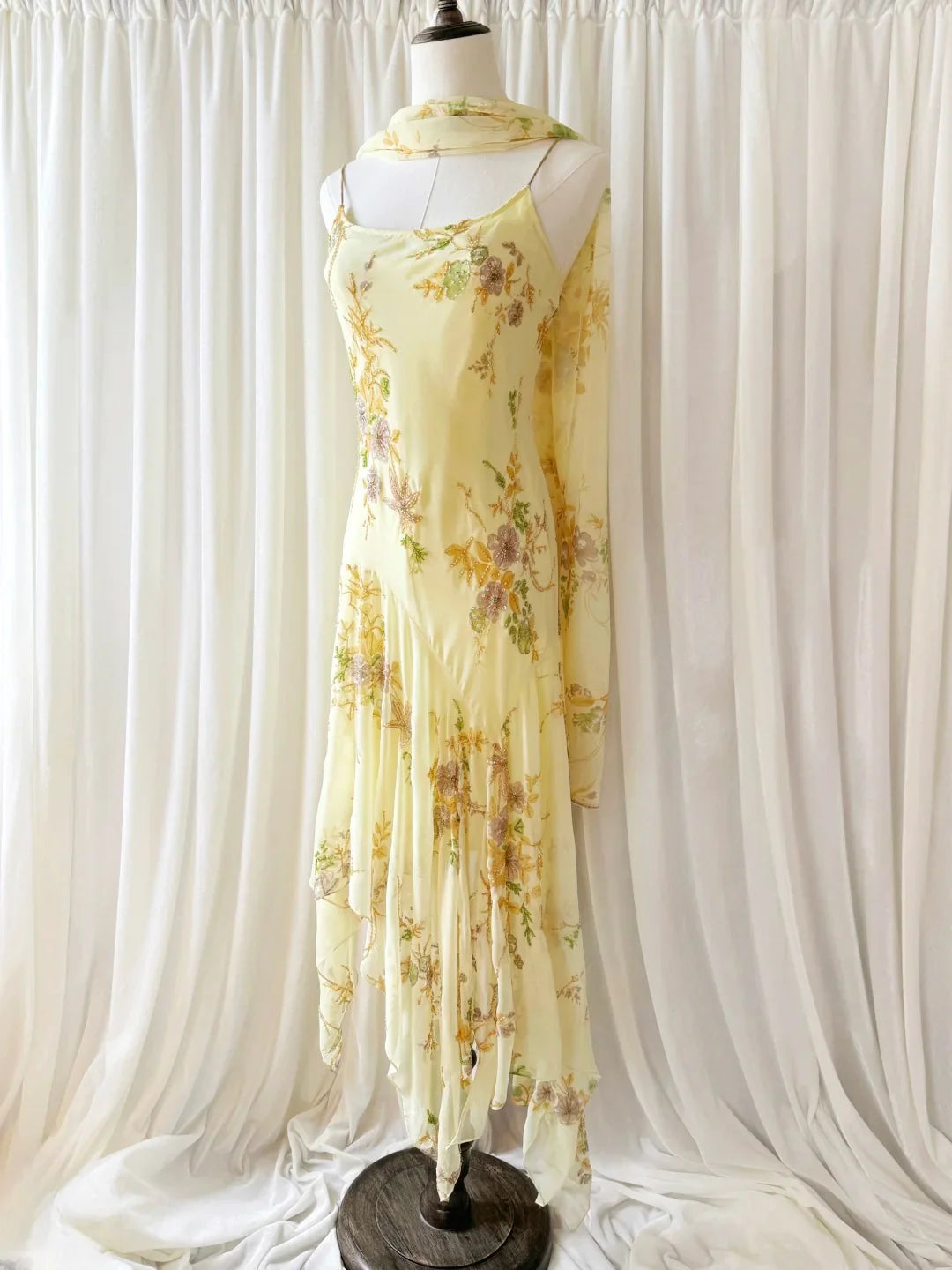 Unique design Vintage Yellow Beaded Chiffon Spaghetti Straps Sheath Prom Dresses